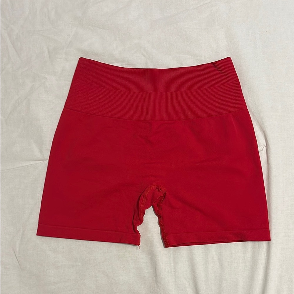 Red Aurola Butt Scrunch